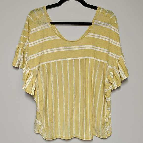 Lucky Brand Tops - EUC Lucky Brand Ruffle Sleeve Blouse